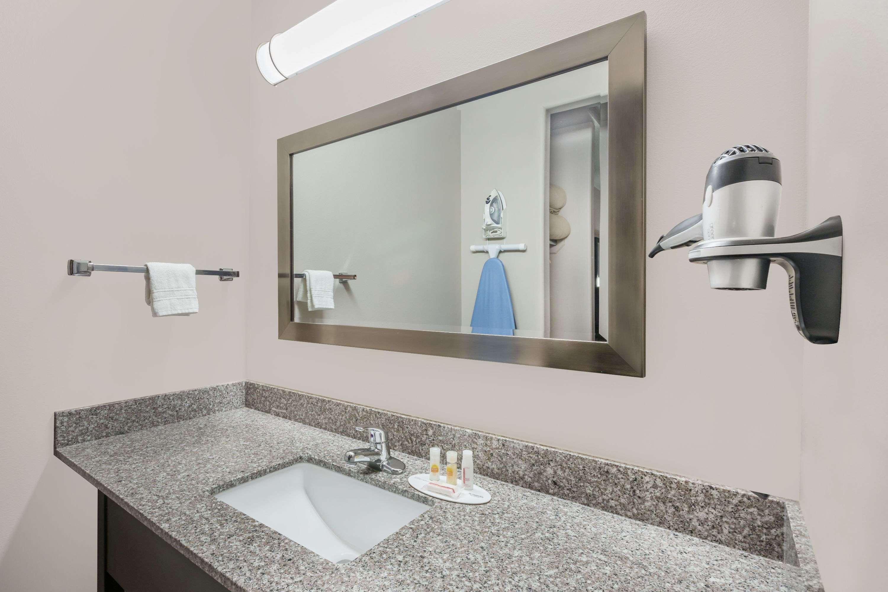 Days Inn By Wyndham Dilley Buitenkant foto